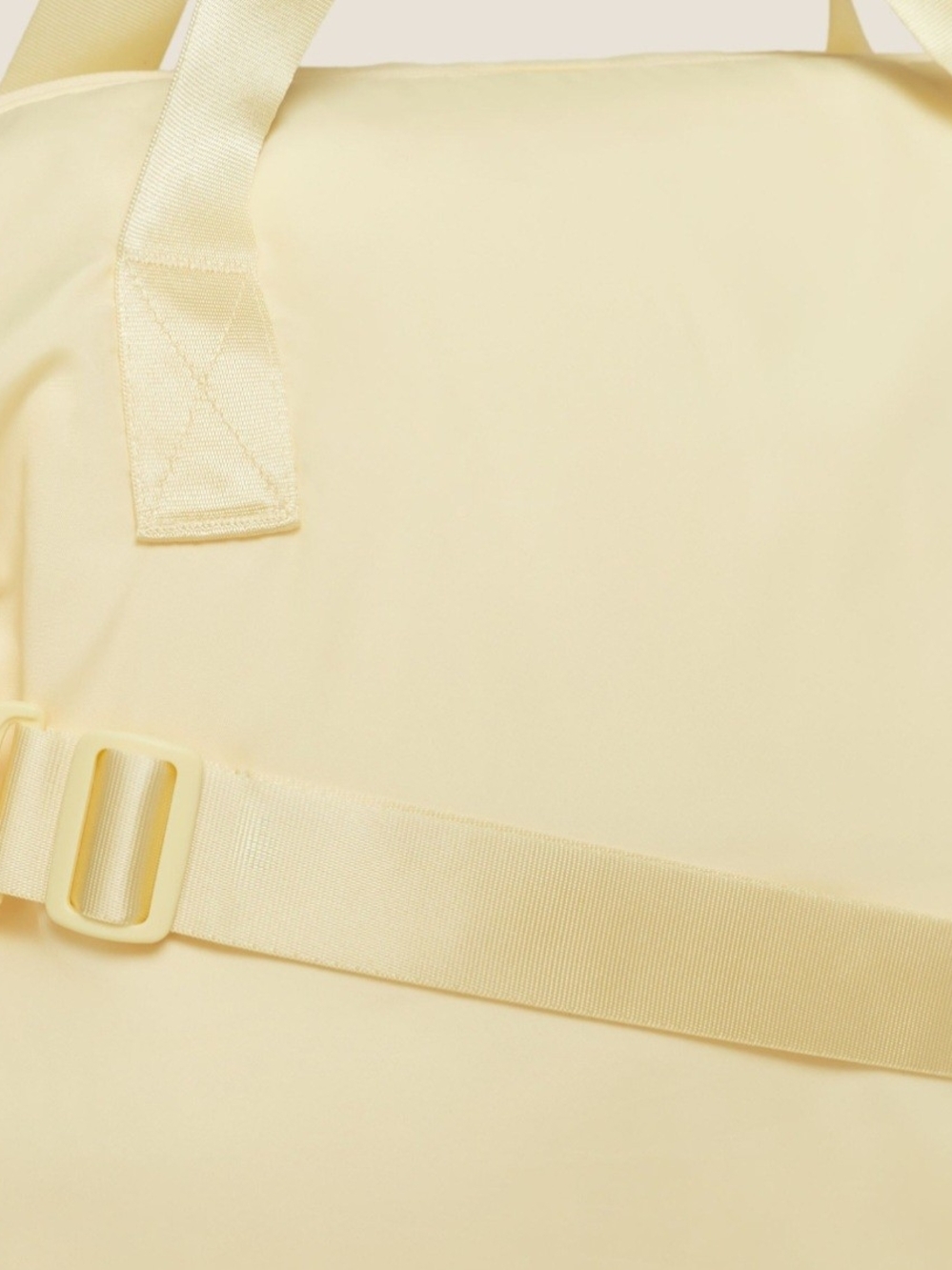 Shoulder Bag Close-up